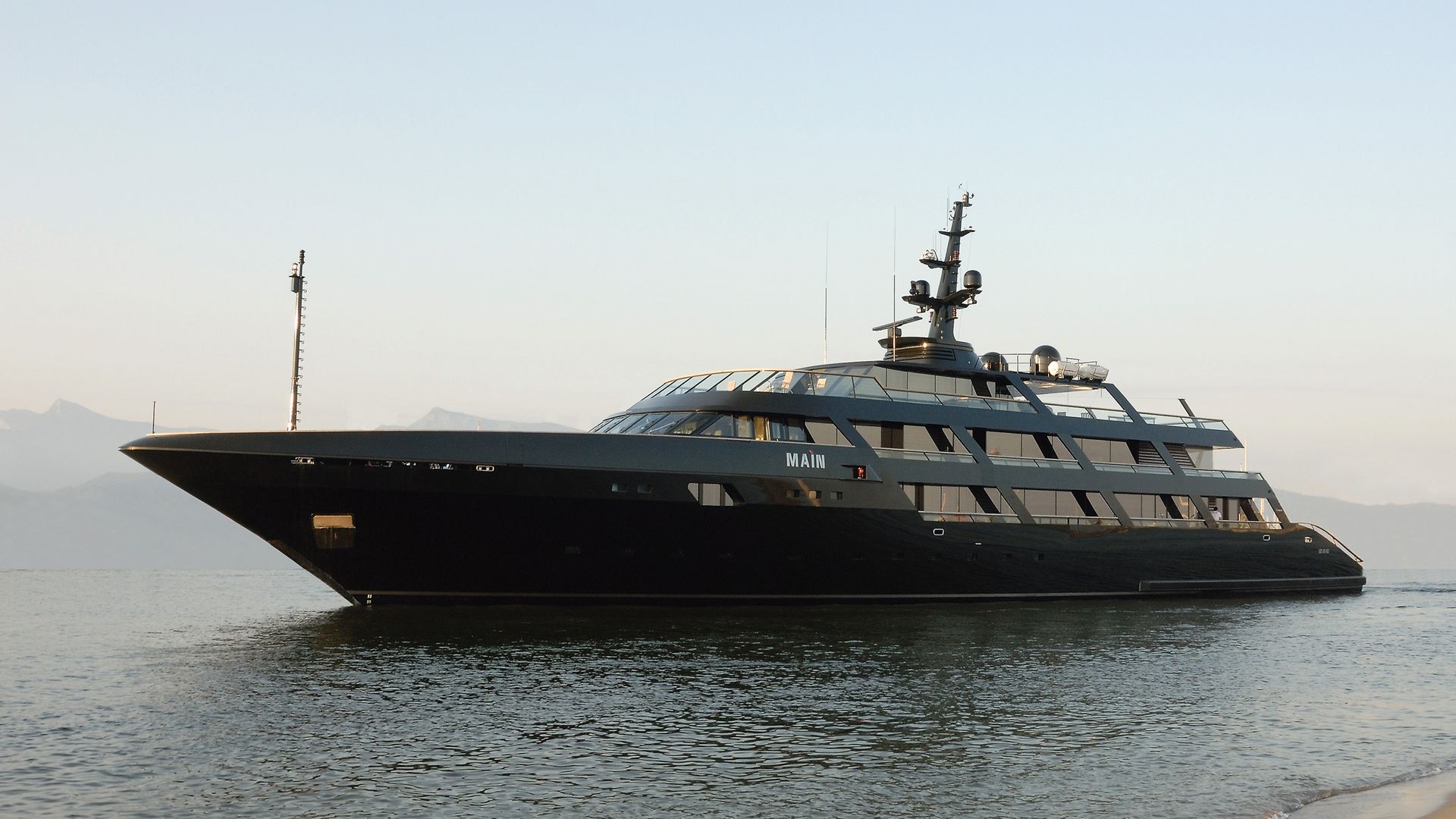 yachts-owned-by-celebrities